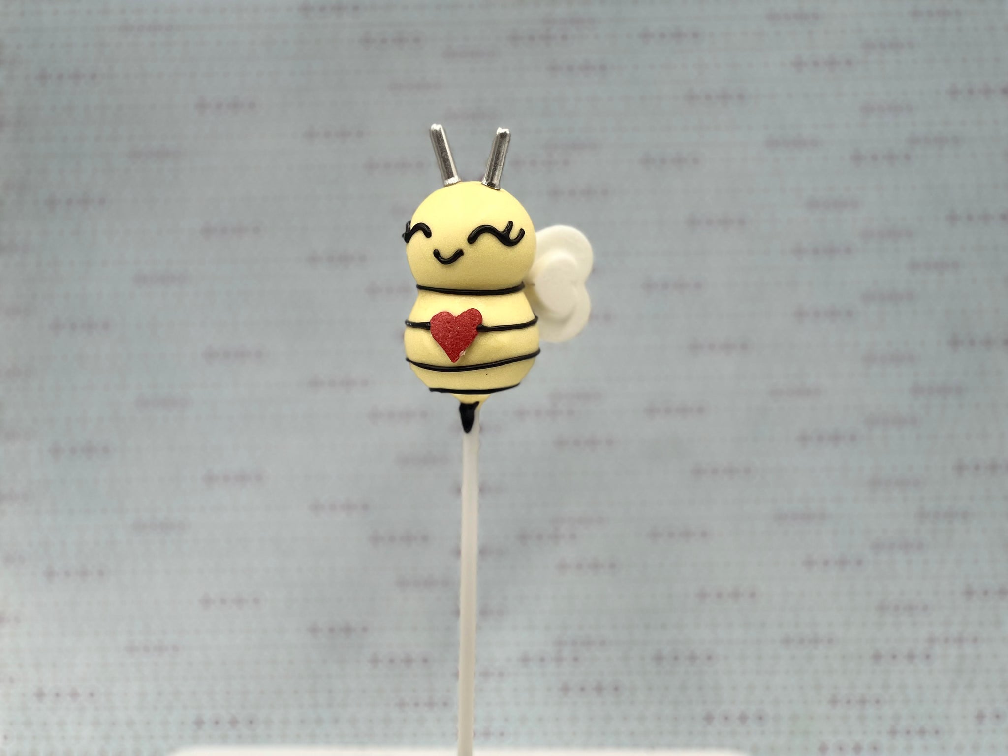 Valentine's Bee Cake Pops (Pickup)